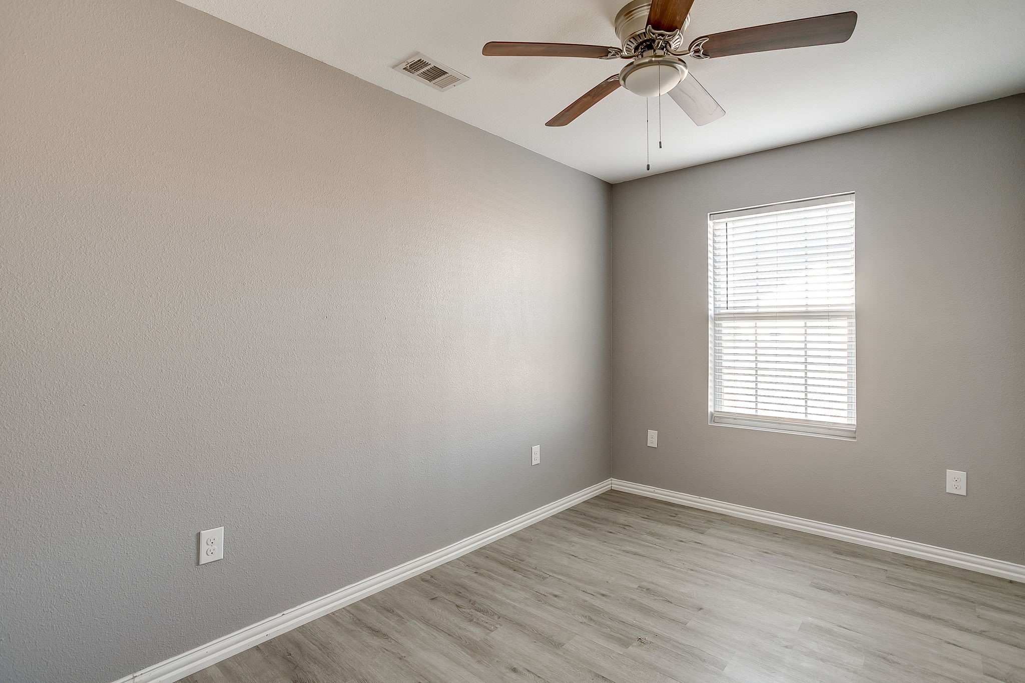 606 S Aquilla Street Itasca TX 76055