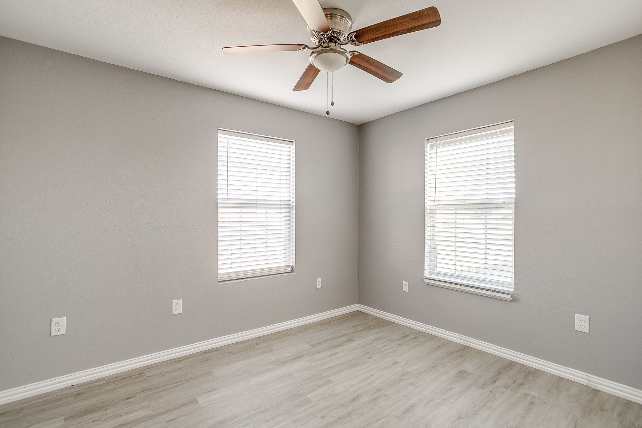 606 S Aquilla Street Itasca TX 76055