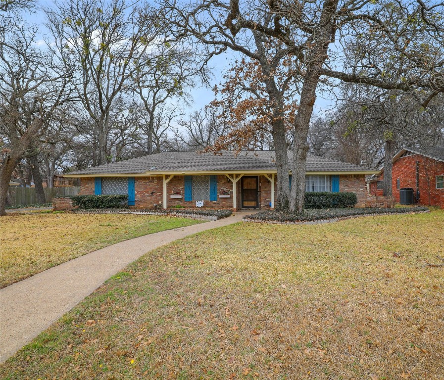 2341 Vega Street Grand Prairie TX 75050