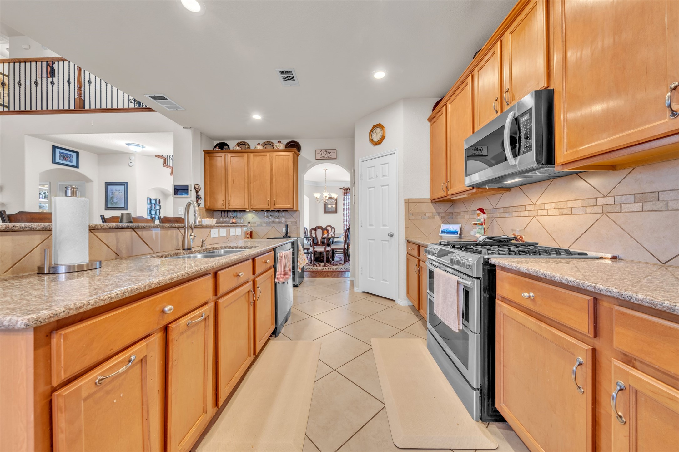 2244 Condor Street Grand Prairie TX 75052