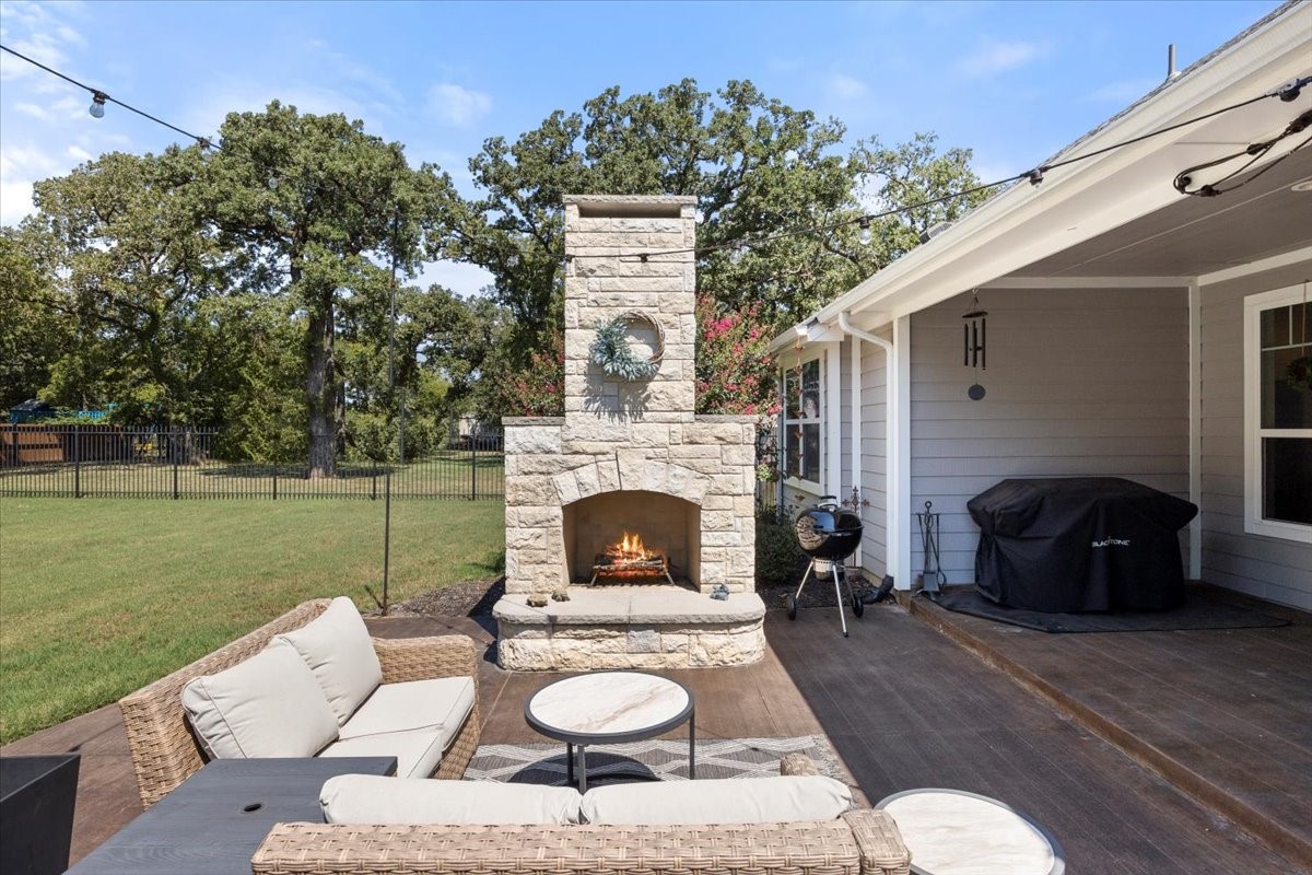 1604 Caddo Peak Trail Joshua TX 76058