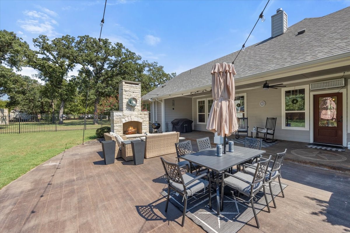 1604 Caddo Peak Trail Joshua TX 76058