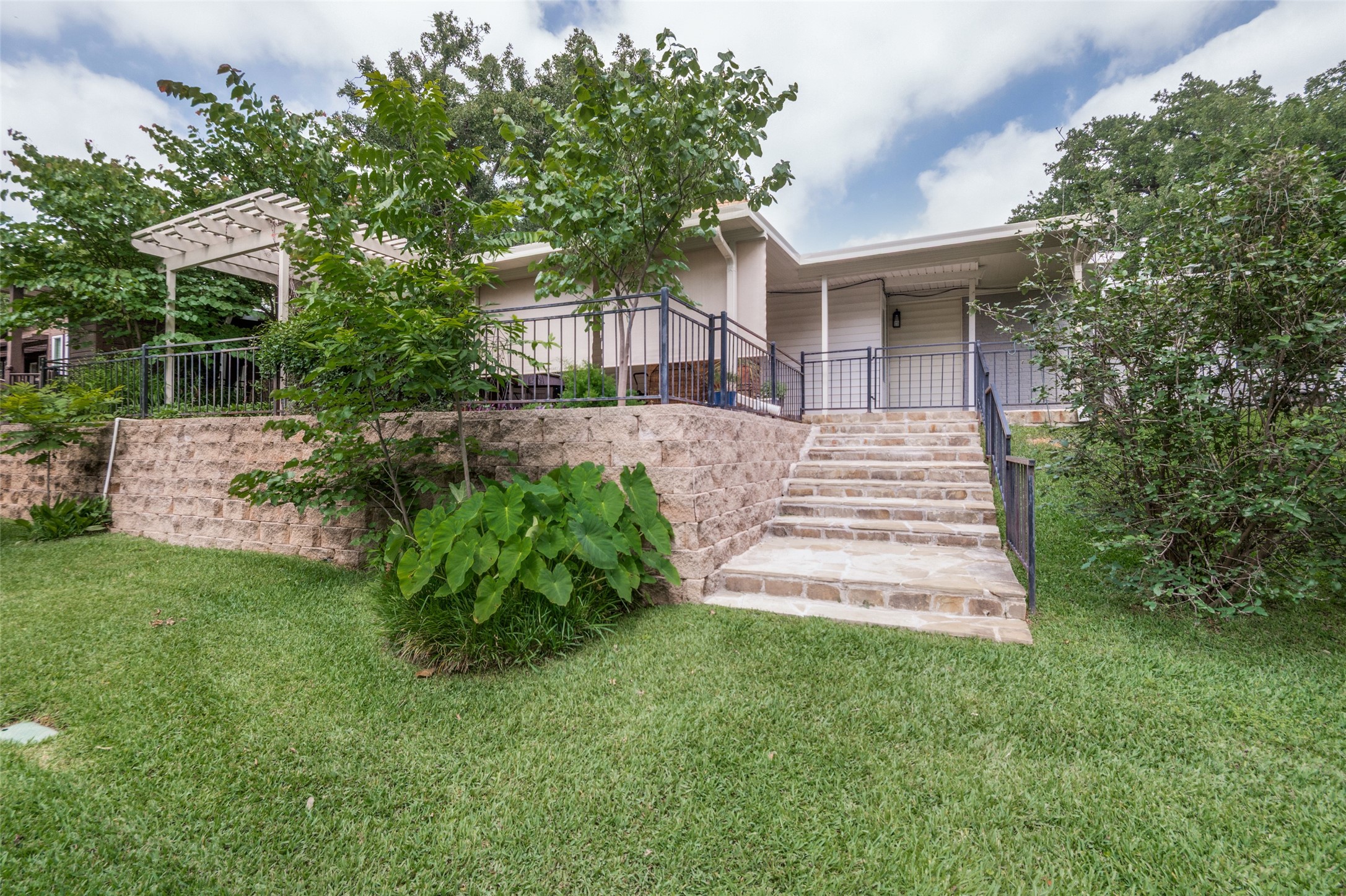 1506 Briarwood Boulevard Arlington TX 76013