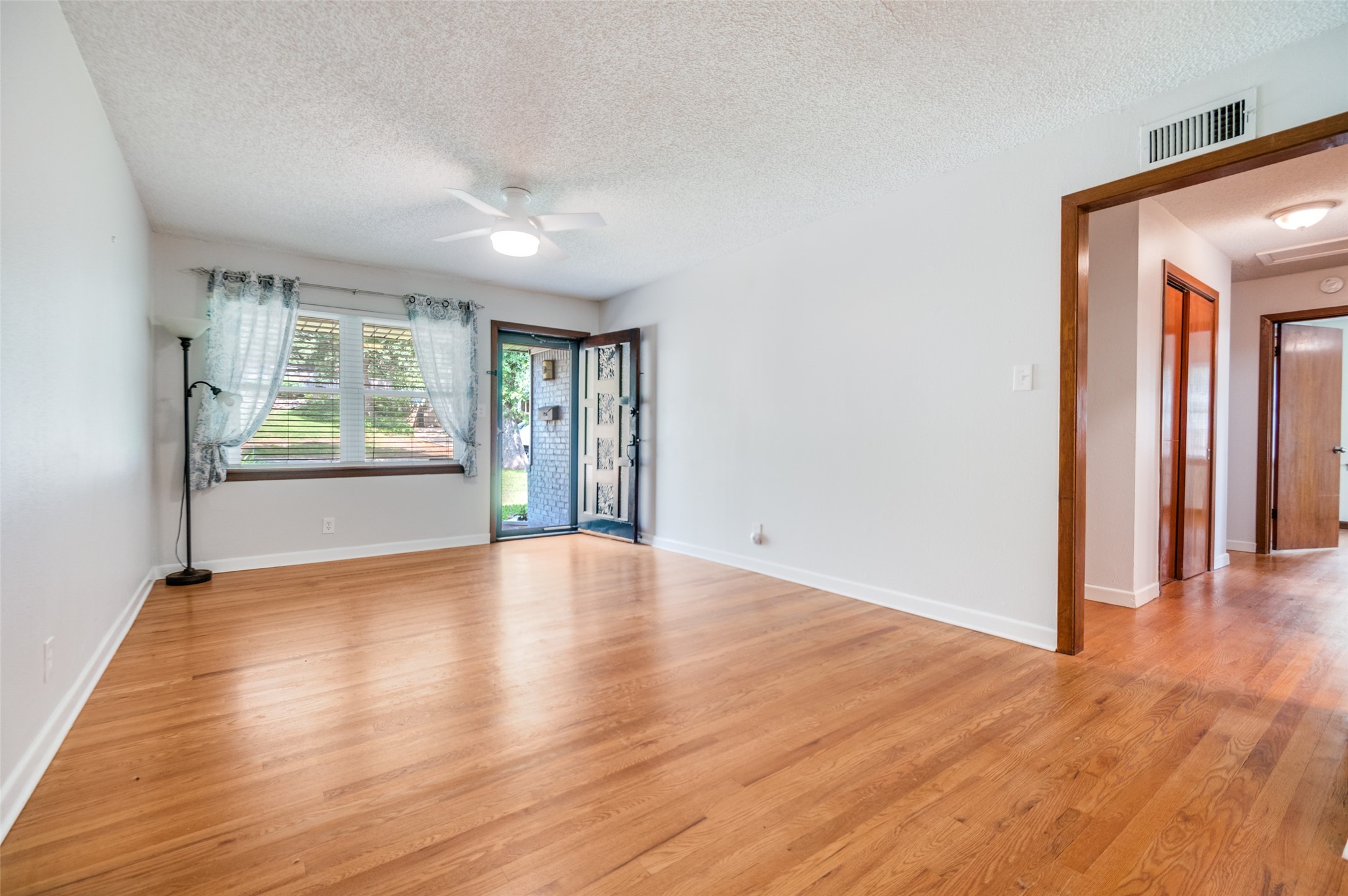 1506 Briarwood Boulevard Arlington TX 76013
