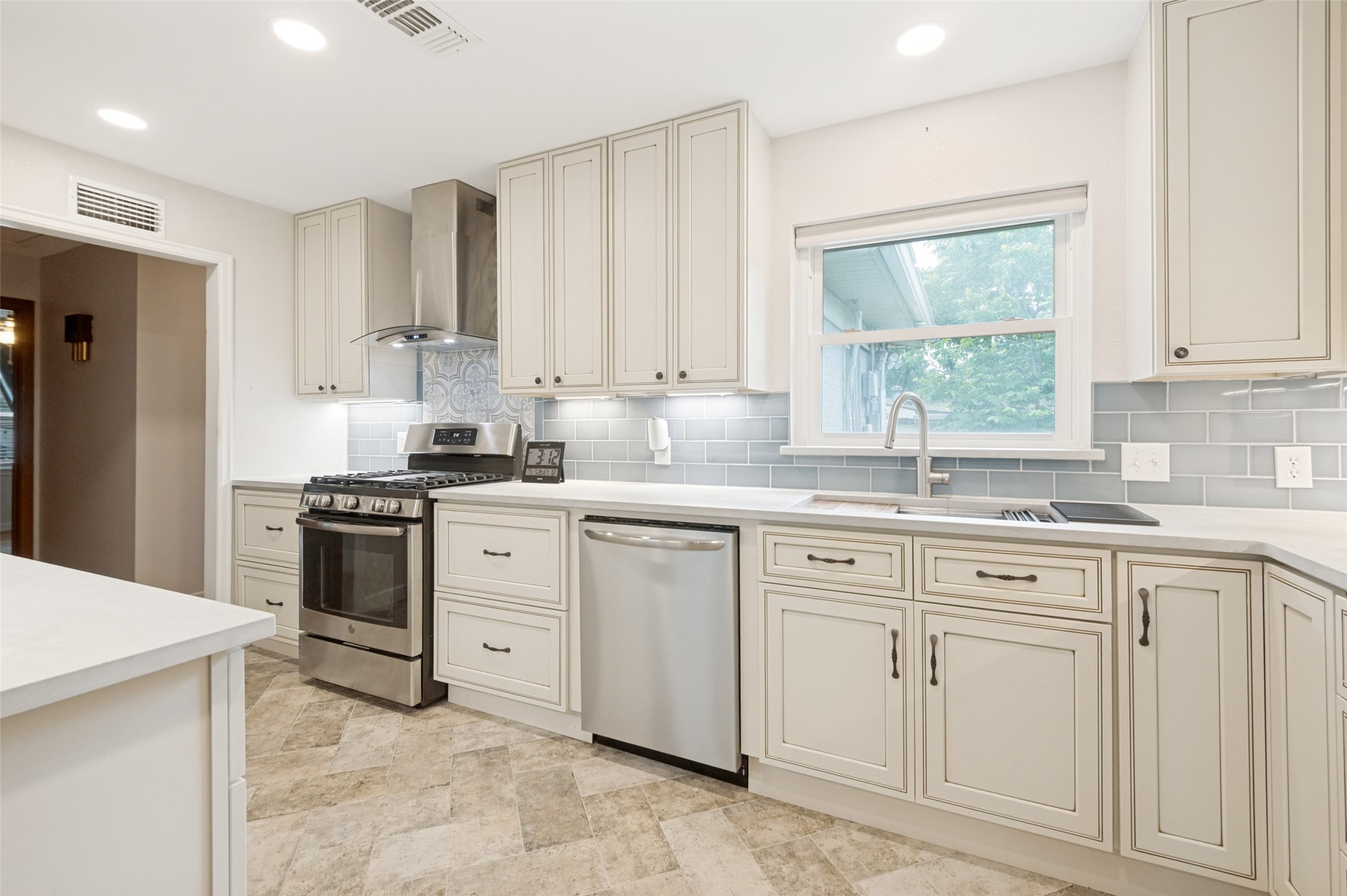 1506 Briarwood Boulevard Arlington TX 76013