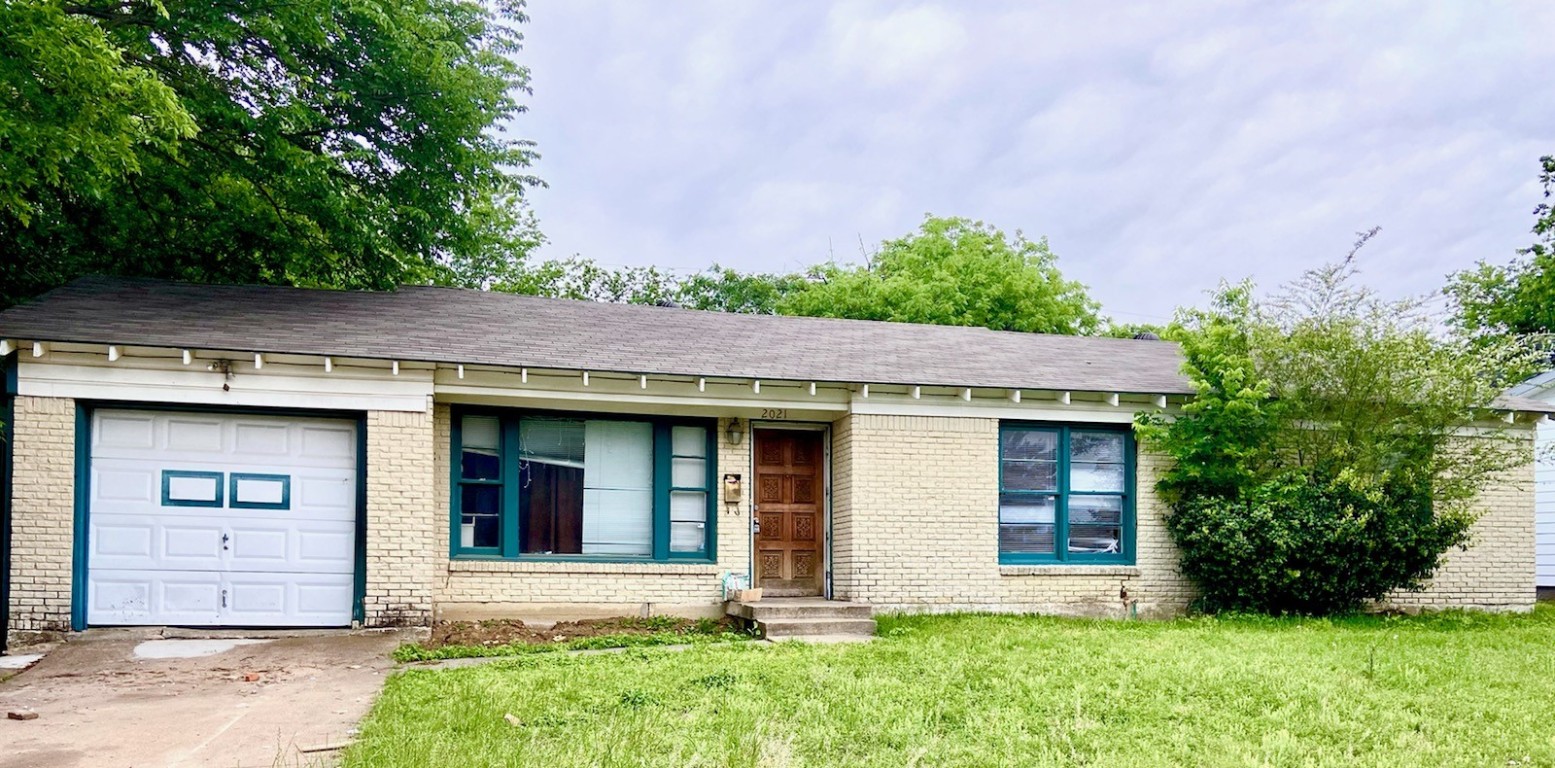 2021 Grandview Drive Fort Worth TX 76112