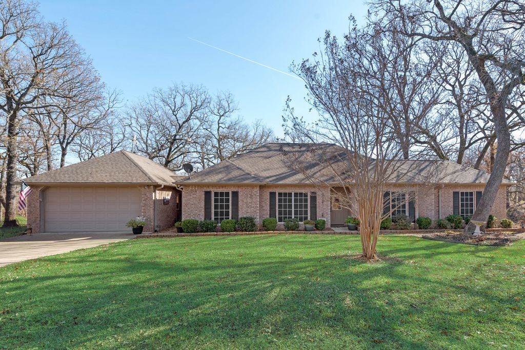 140 Pelican Point Streetman TX 75859