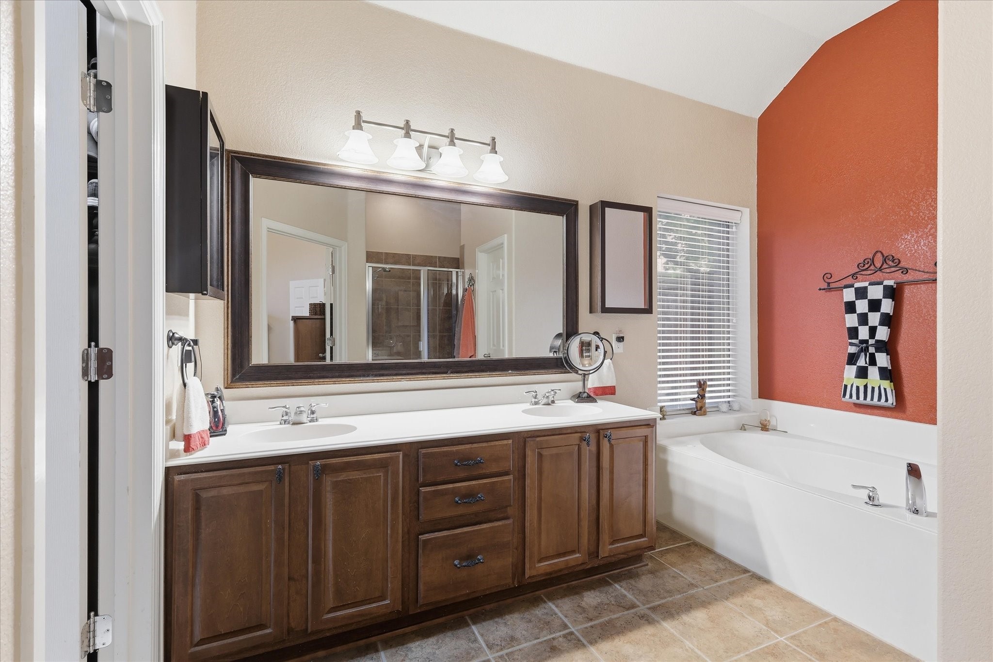 1811 Clear Summit Lane Mansfield TX 76063