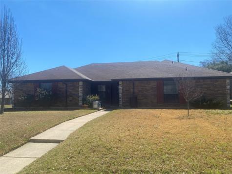 220 NE Rosamond Street Burleson TX 76028
