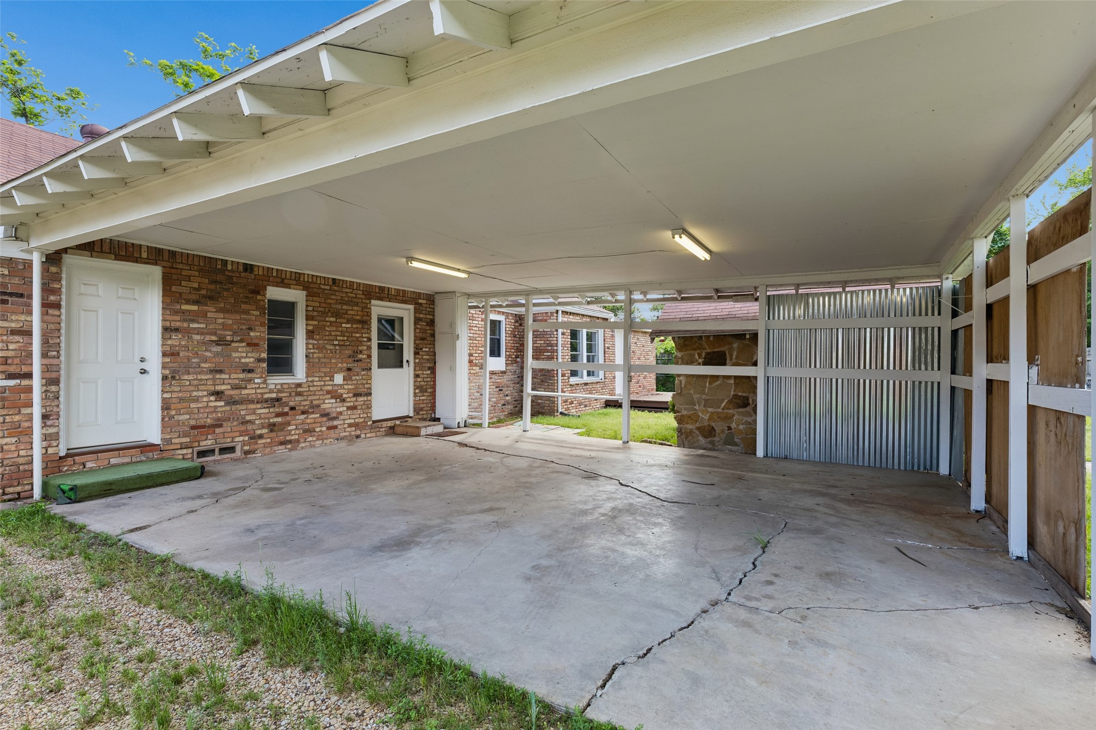 10609 Seagoville Road Dallas TX 75217