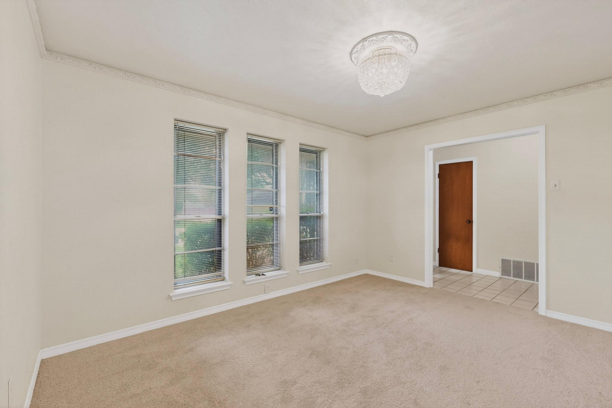 1305 Briarbrook Drive Desoto TX 75115
