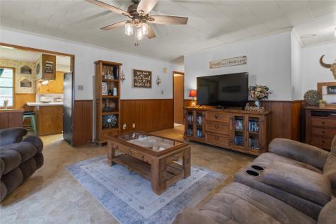 815 S 8th Avenue Teague TX 75860
