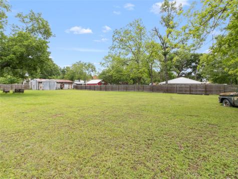 815 S 8th Avenue Teague TX 75860