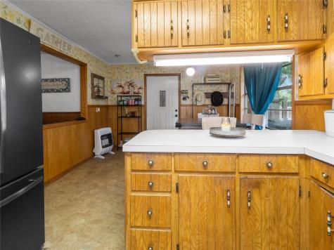 815 S 8th Avenue Teague TX 75860