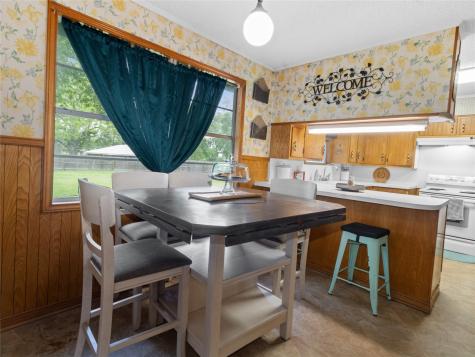 815 S 8th Avenue Teague TX 75860