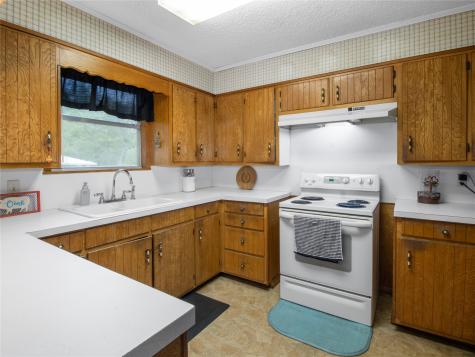 815 S 8th Avenue Teague TX 75860