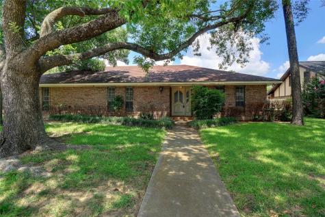 2433 Cypress Drive Grand Prairie TX 75050