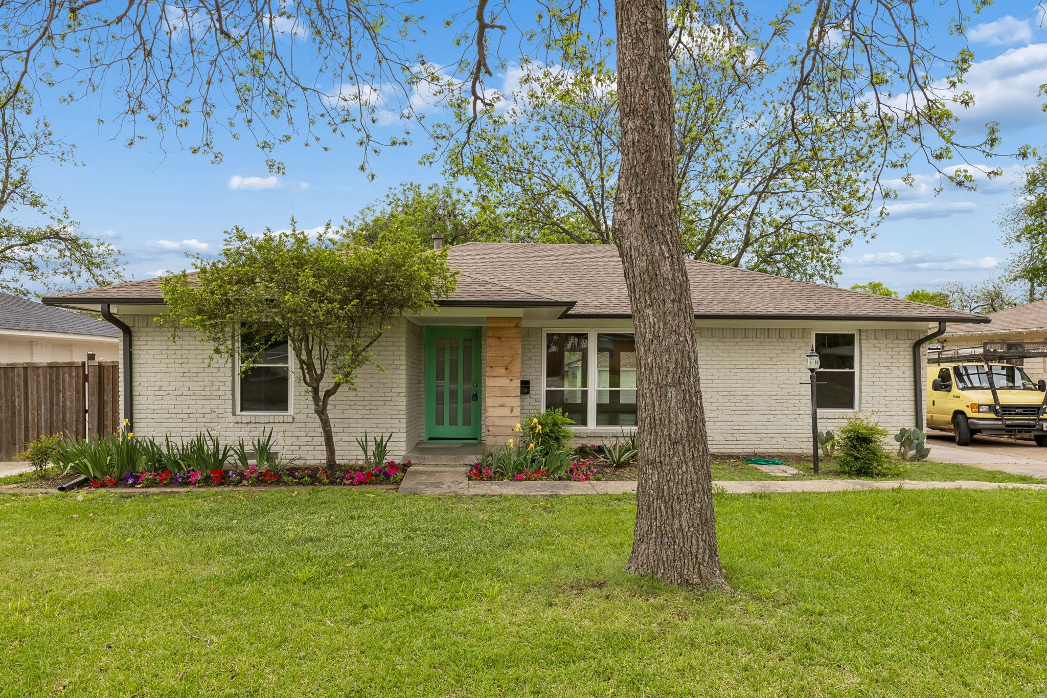 Dallas TX, 2812 San Medina Avenue
