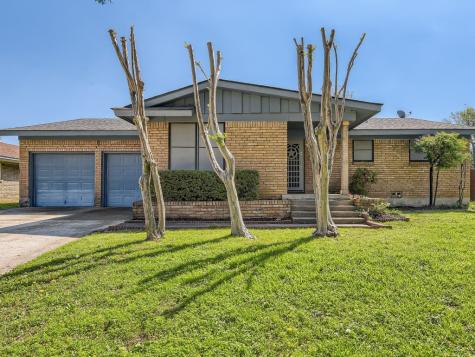 1136 Valley View Drive Hurst TX 76053