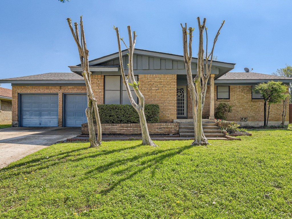1136 Valley View Drive Hurst TX 76053