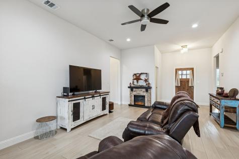 388 N Montague Street Pilot Point TX 76258