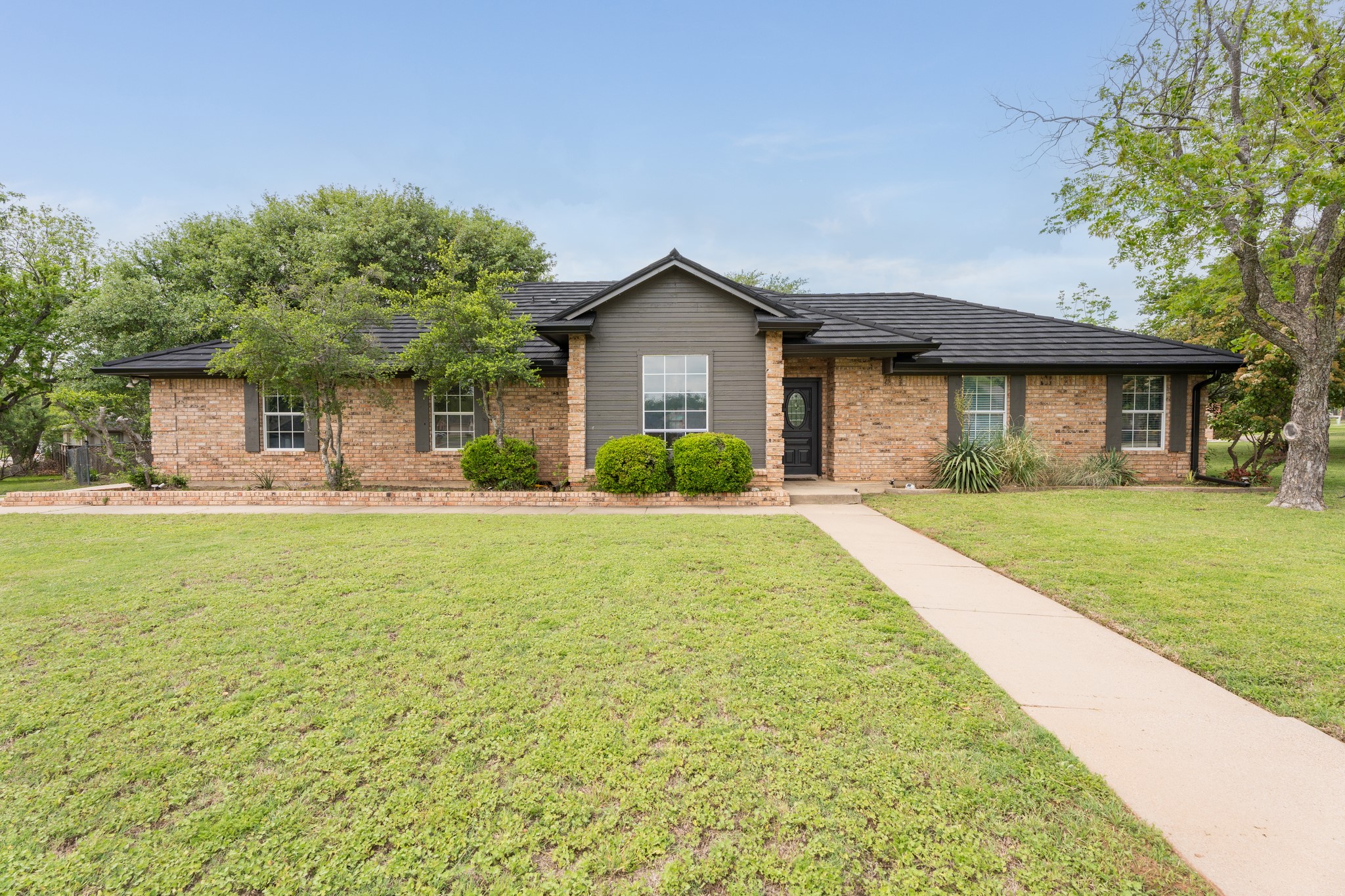 9130 Hanging Moss Drive Granbury TX 76049