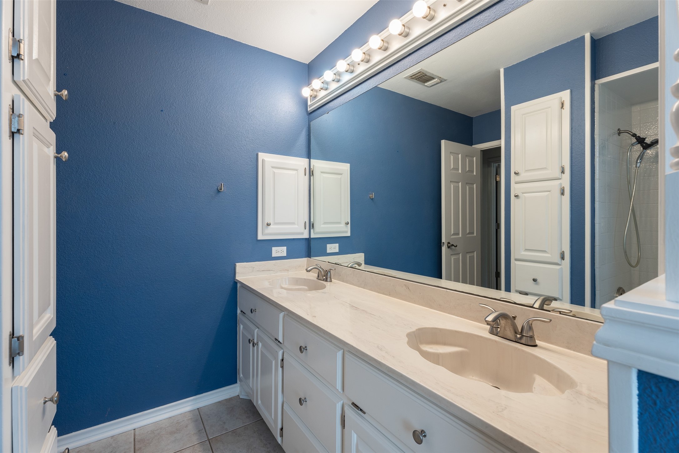 9130 Hanging Moss Drive Granbury TX 76049