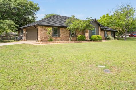 9130 Hanging Moss Drive Granbury TX 76049