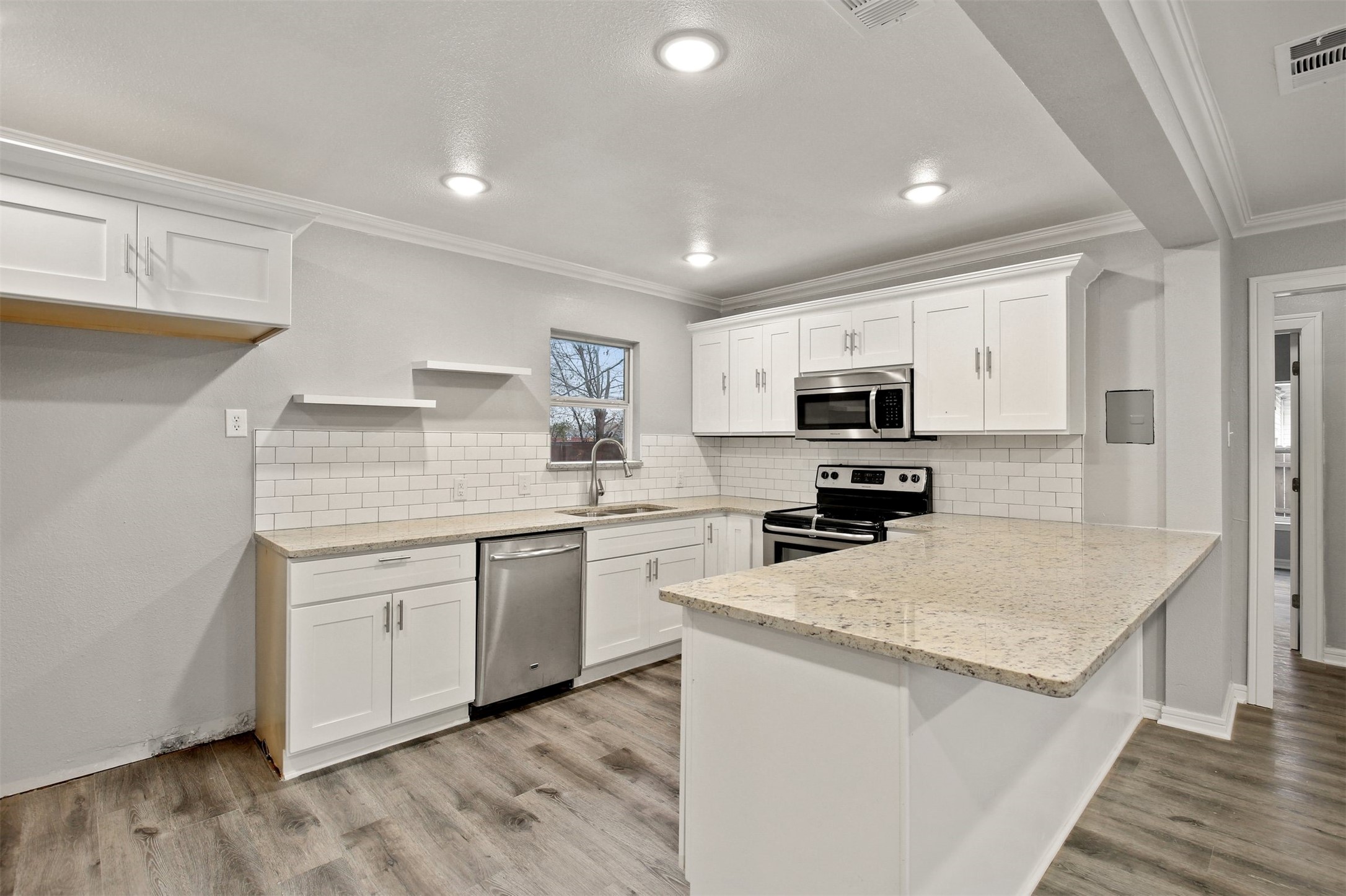 805 Crockett Street Garland TX 75040