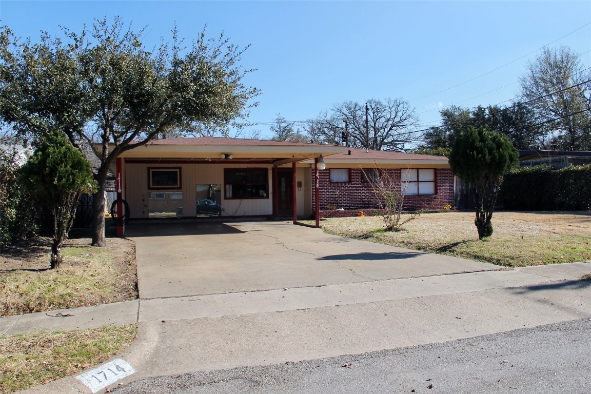 1714 William Brewster Street Irving TX 75061
