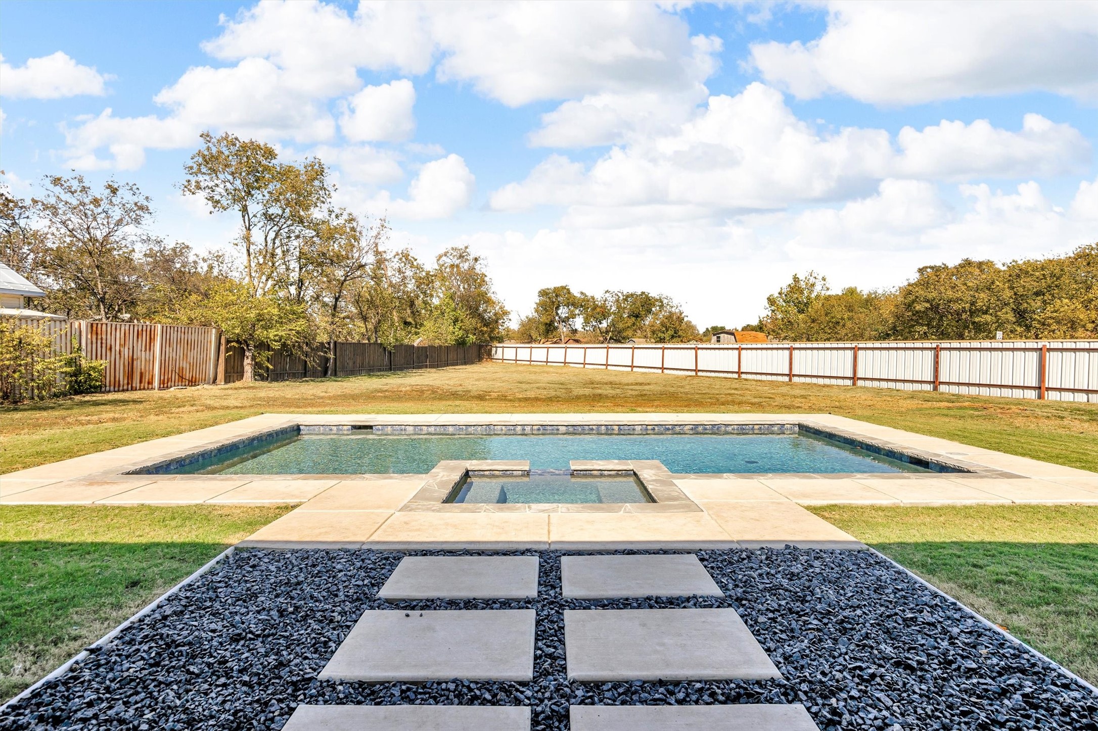 300 W Bell Street Everman TX 76140