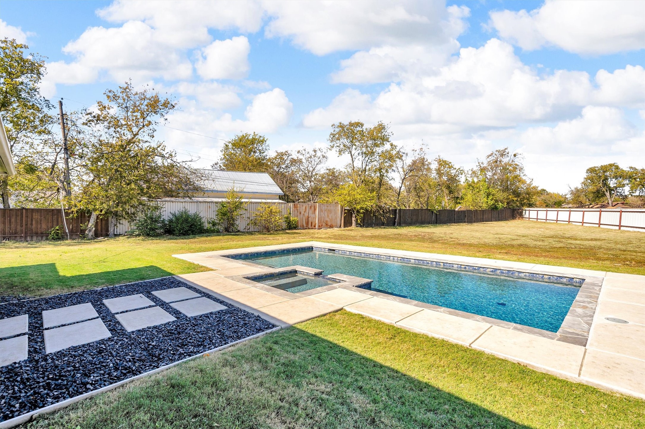 300 W Bell Street Everman TX 76140