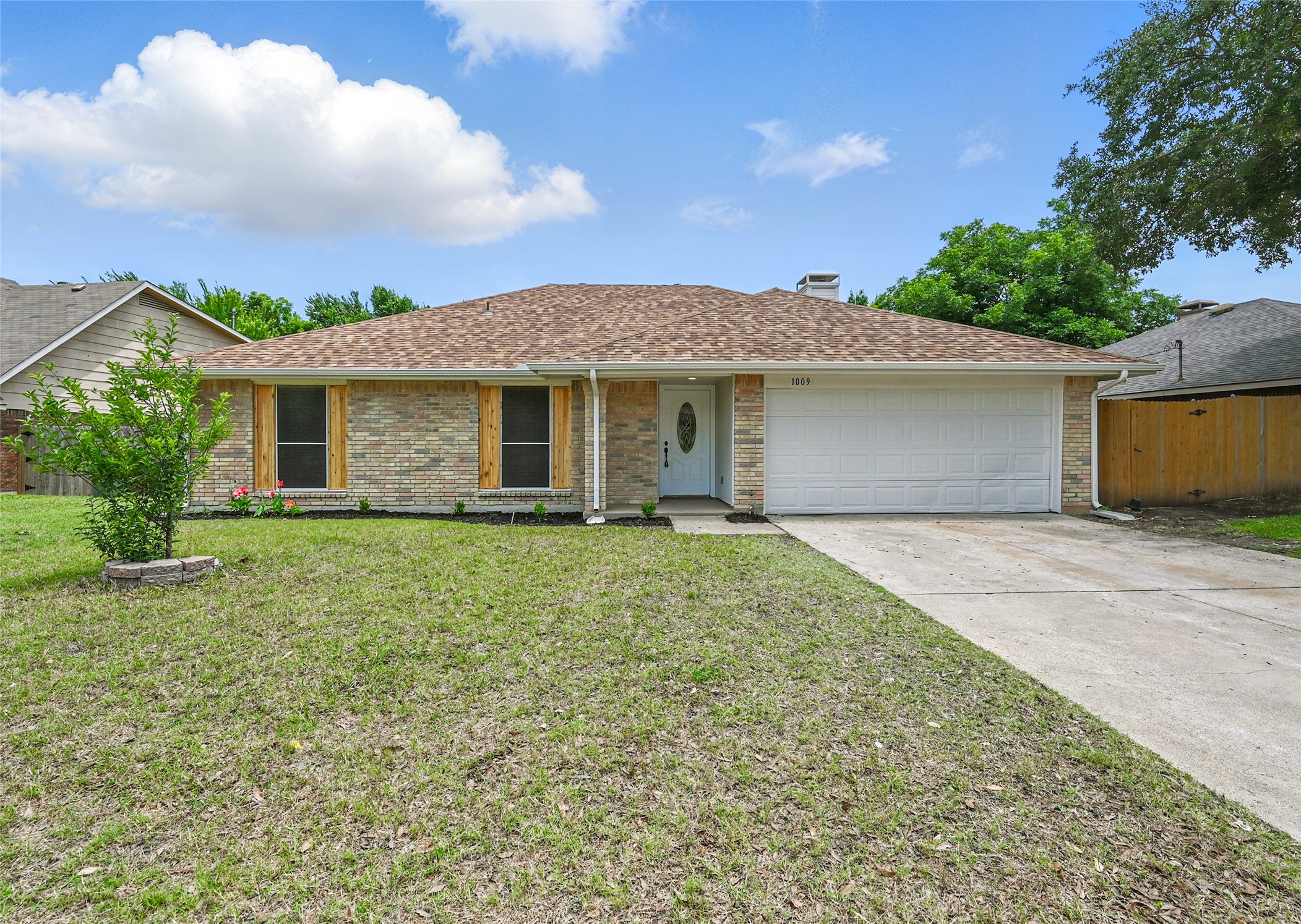 1009 Meadow Creek Drive Lancaster TX 75146