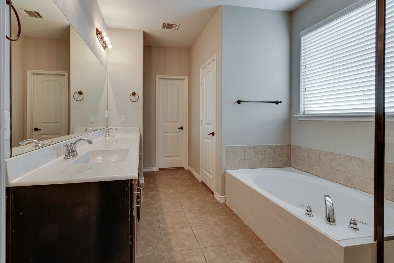 200 Armstrong Lane Lavon TX 75166