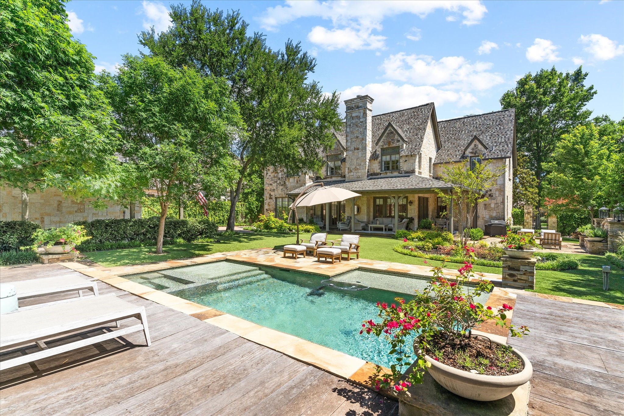 5949 Burgundy Road Dallas TX 75230