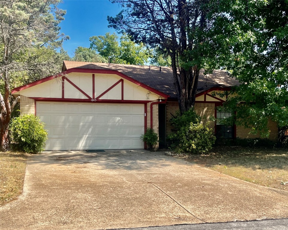 1915 Lost Creek Drive Arlington TX 76006