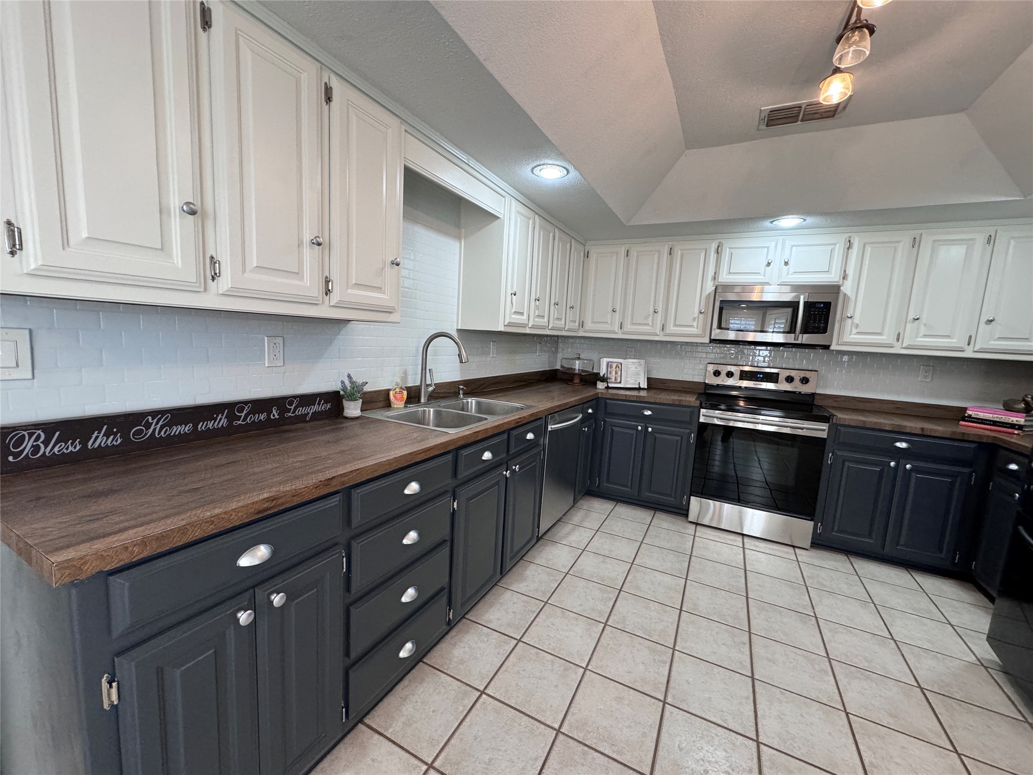 2202 Carriage Estates Road Sherman TX 75092