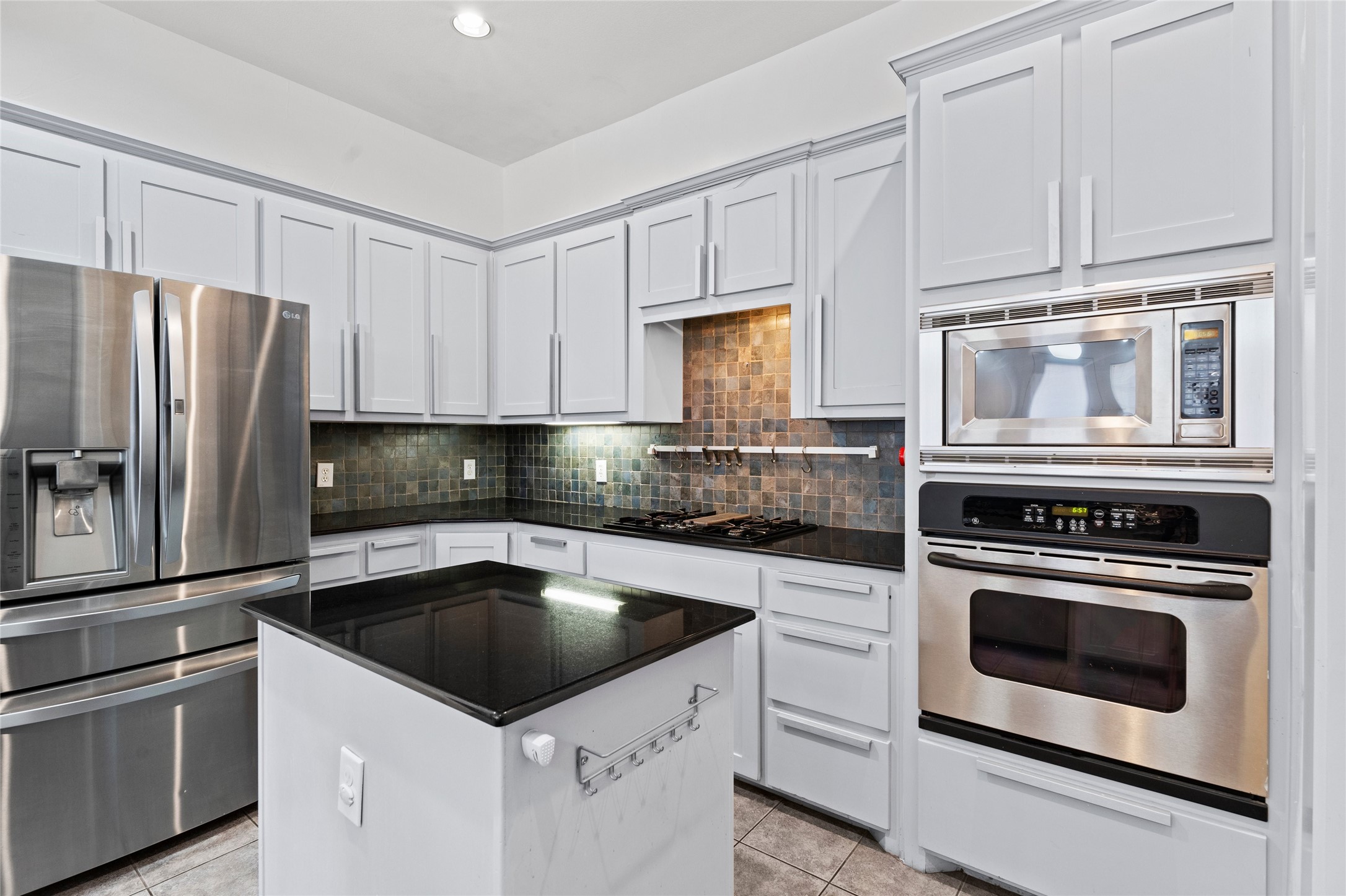 1136 Pedernales Trail Irving TX 75063