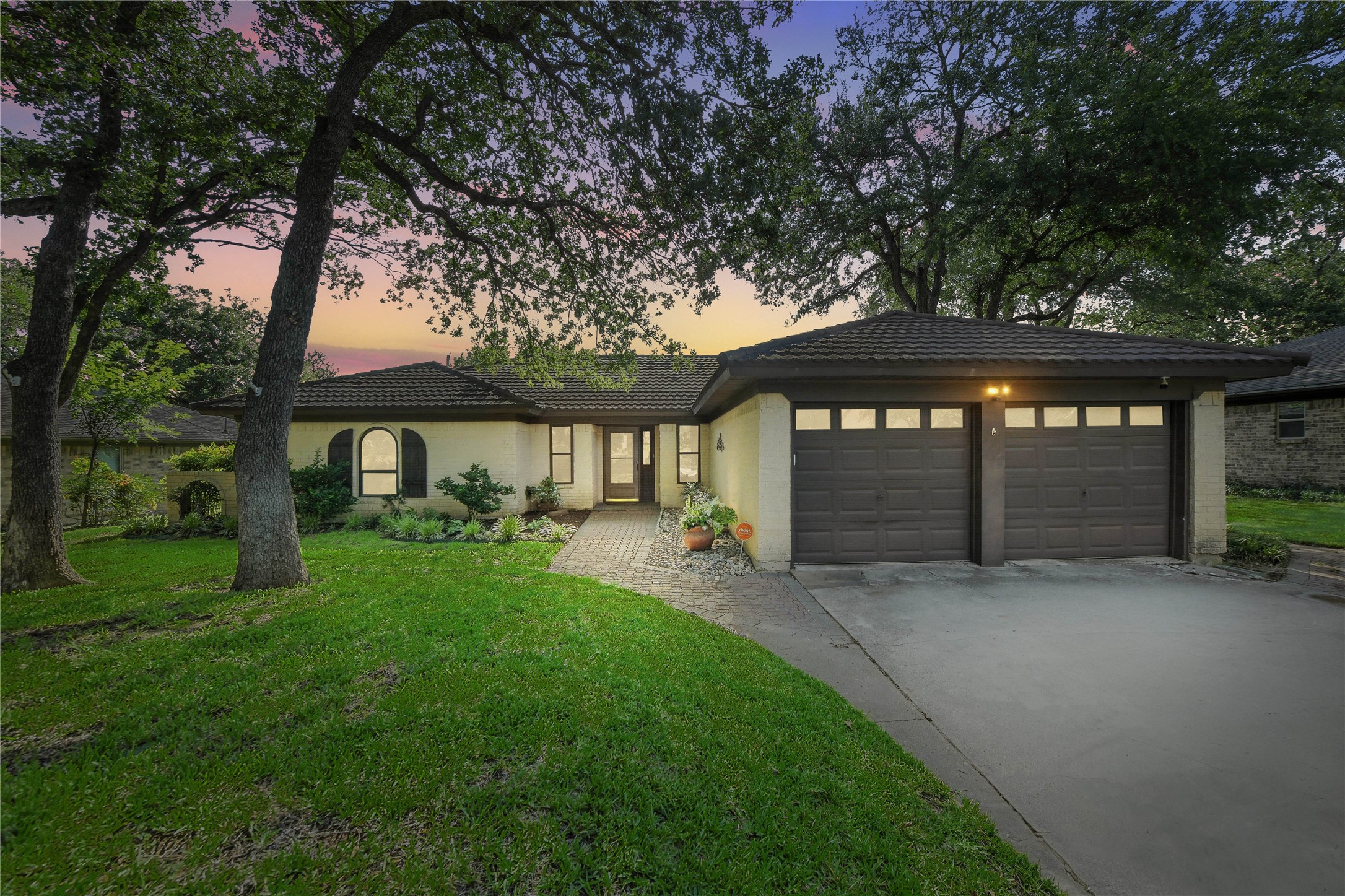 2205 Cambridge Drive Hurst TX 76054