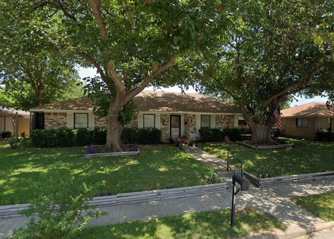 1902 Ann Avenue Carrollton TX 75006