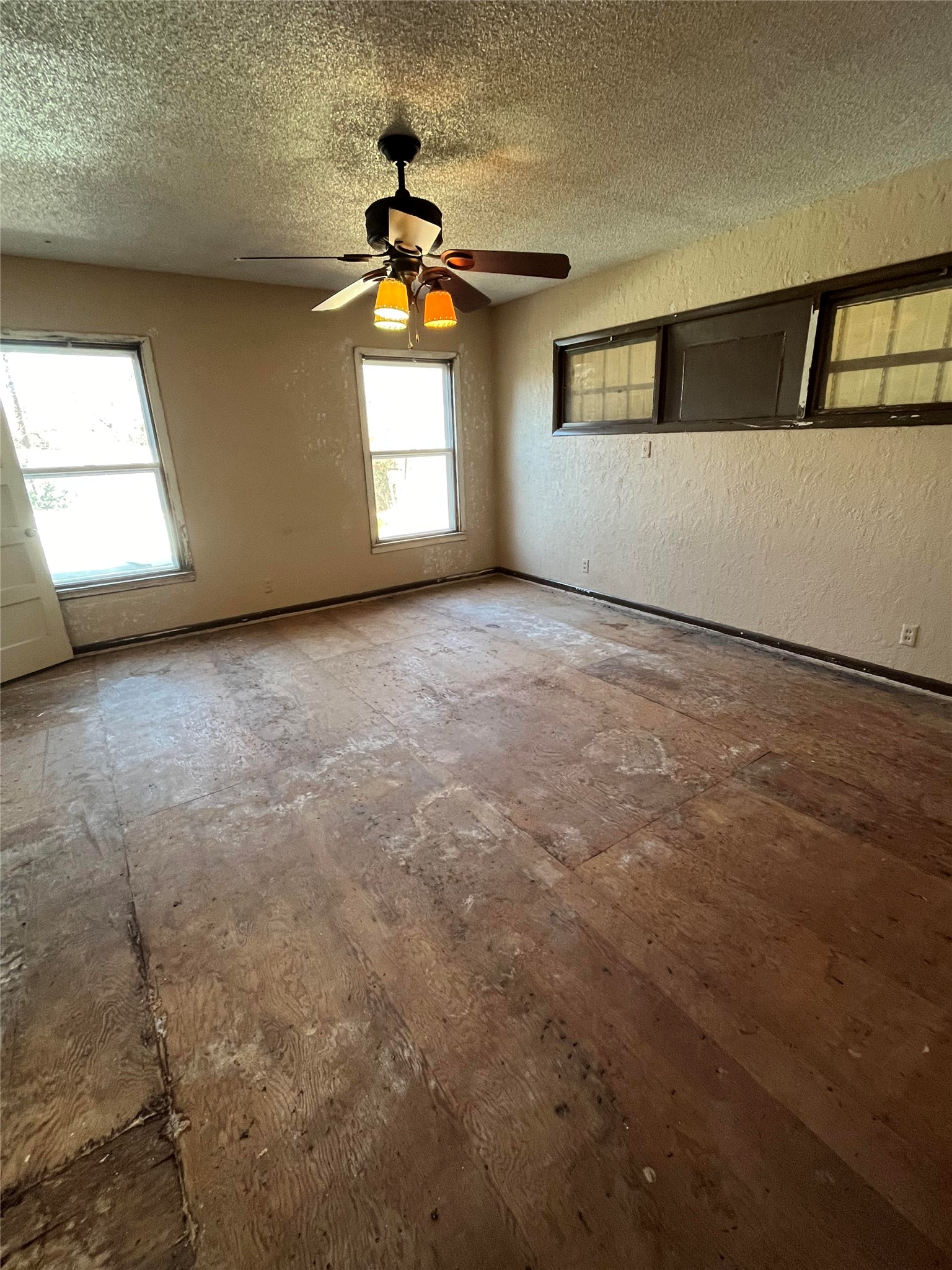 1103 W 11th Street Mcgregor TX 76657