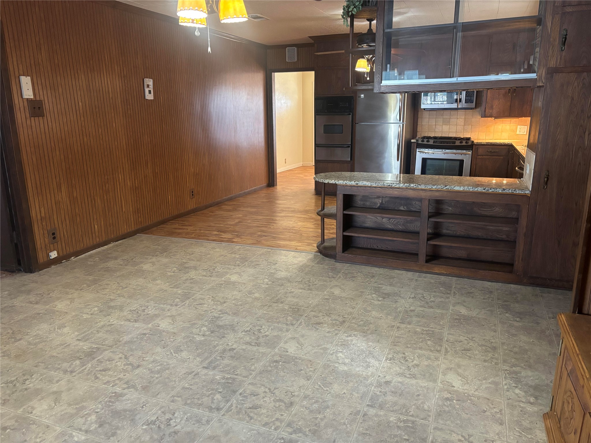 1103 W 11th Street Mcgregor TX 76657