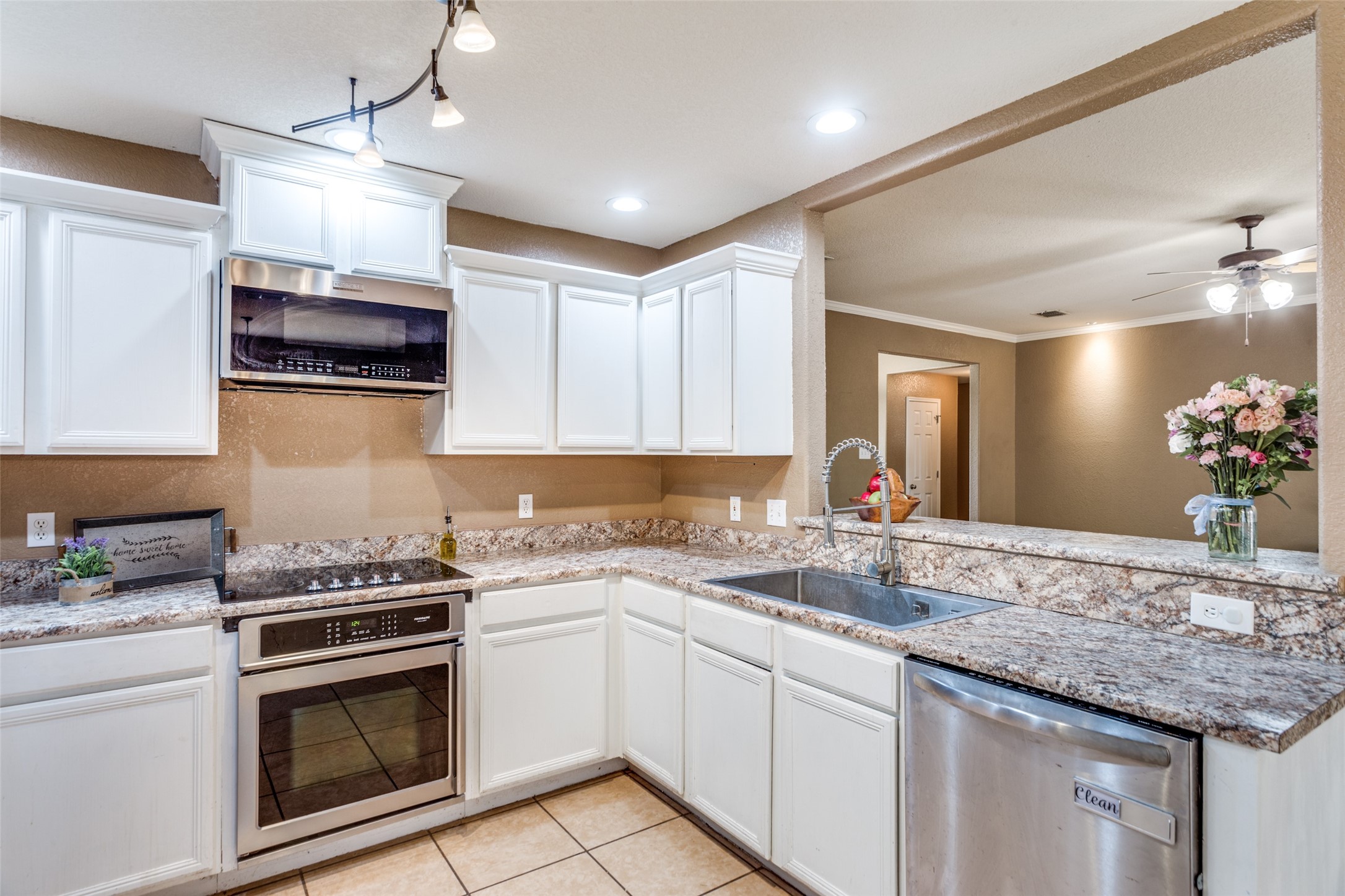 221 Rose Avenue Cleburne TX 76033