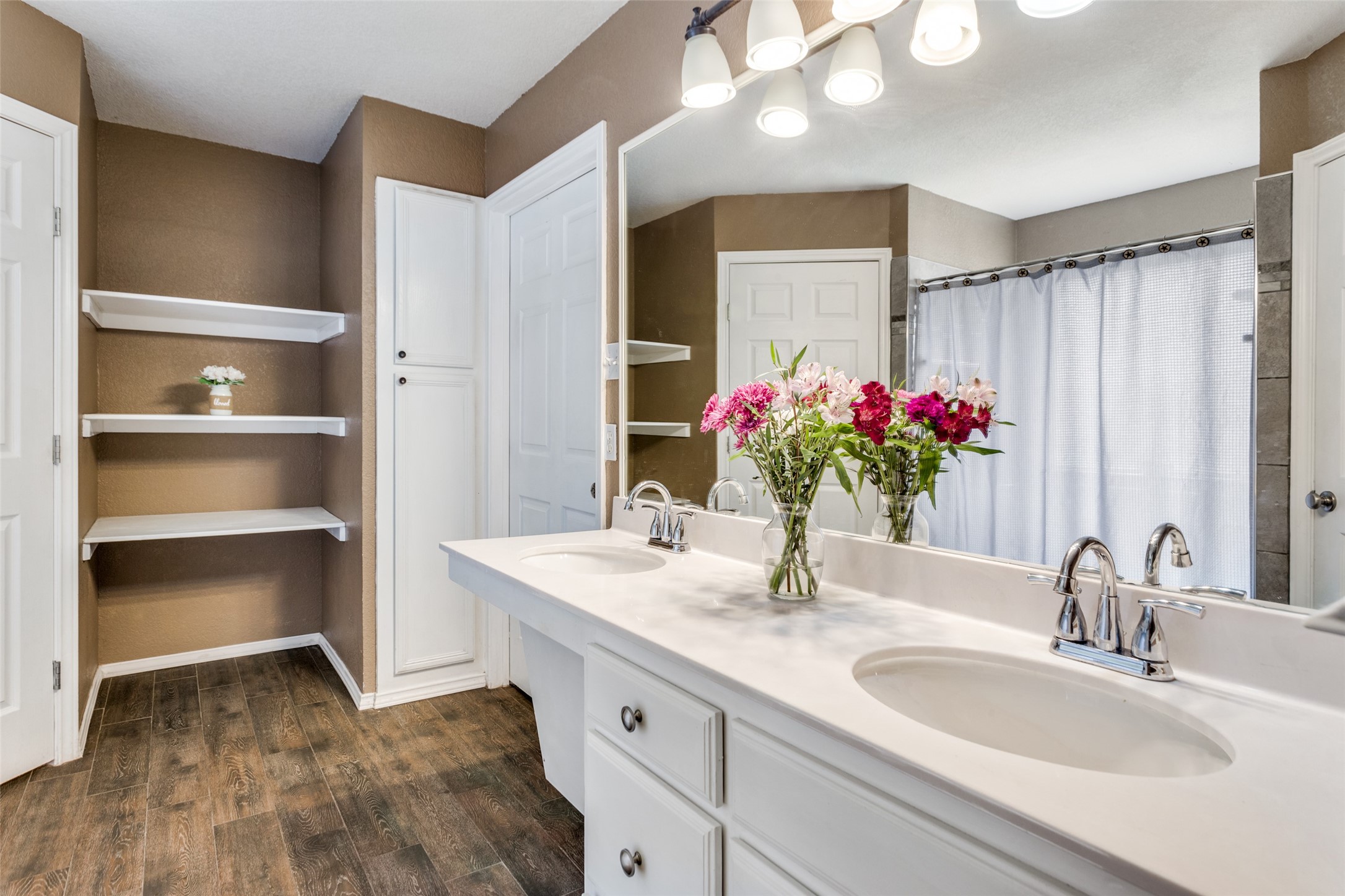 221 Rose Avenue Cleburne TX 76033