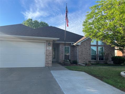 221 Rose Avenue Cleburne TX 76033