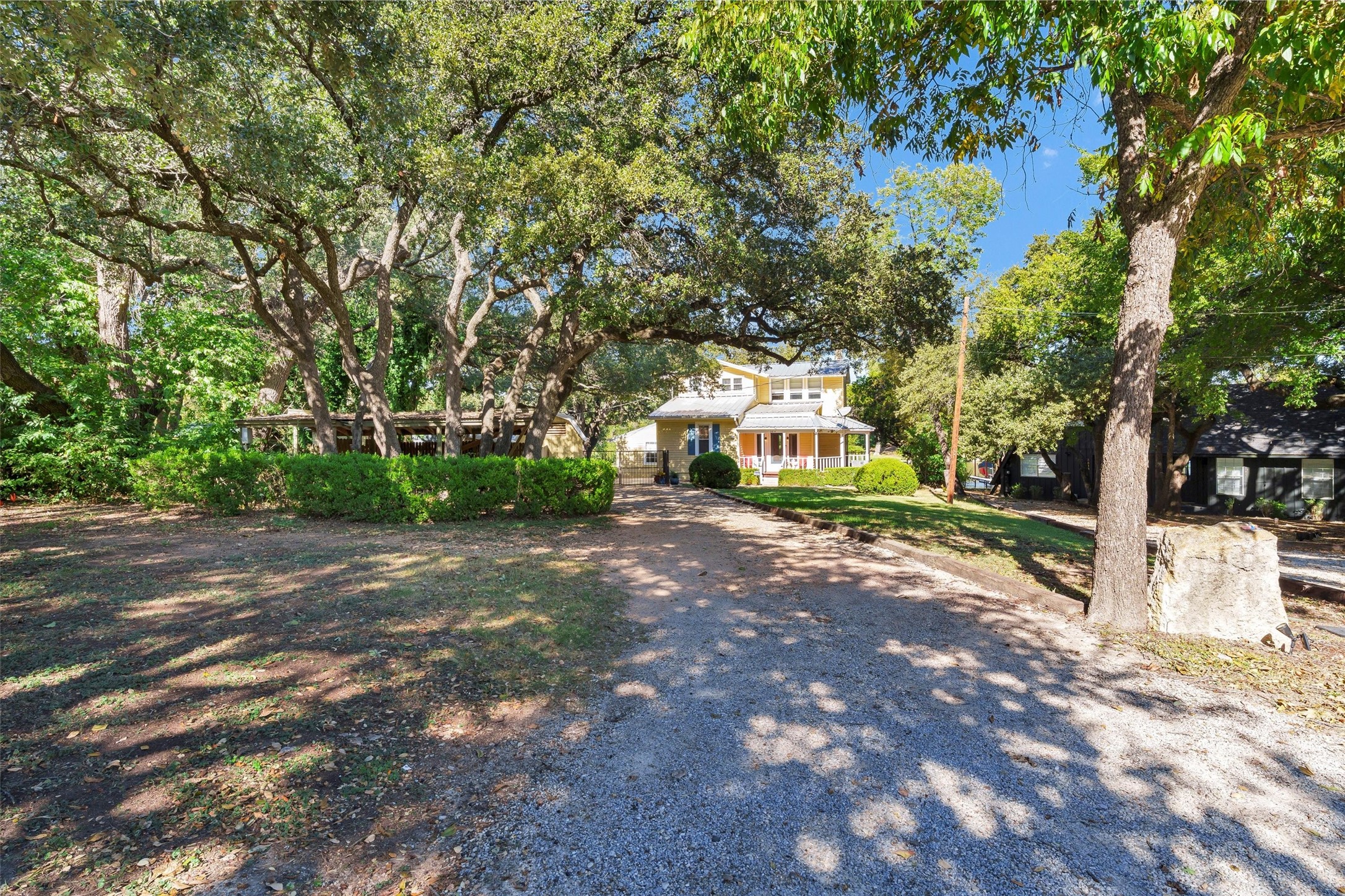 3814 Pawnee Court Granbury TX 76048