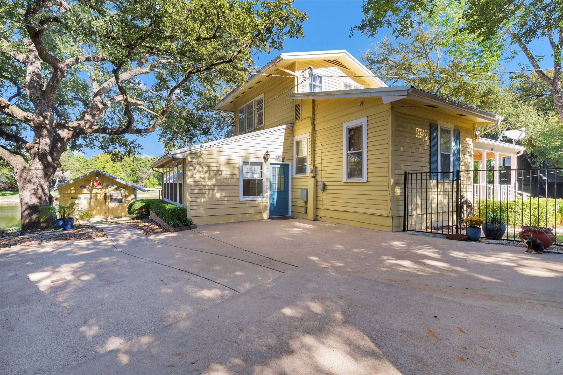 3814 Pawnee Court Granbury TX 76048