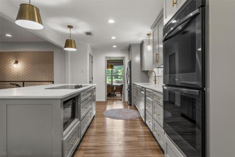 1009 Bob O Link Woodway TX 76712