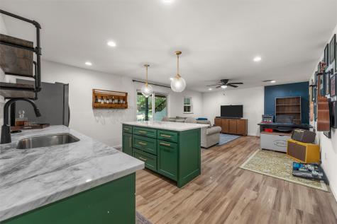 1009 Bob O Link Woodway TX 76712