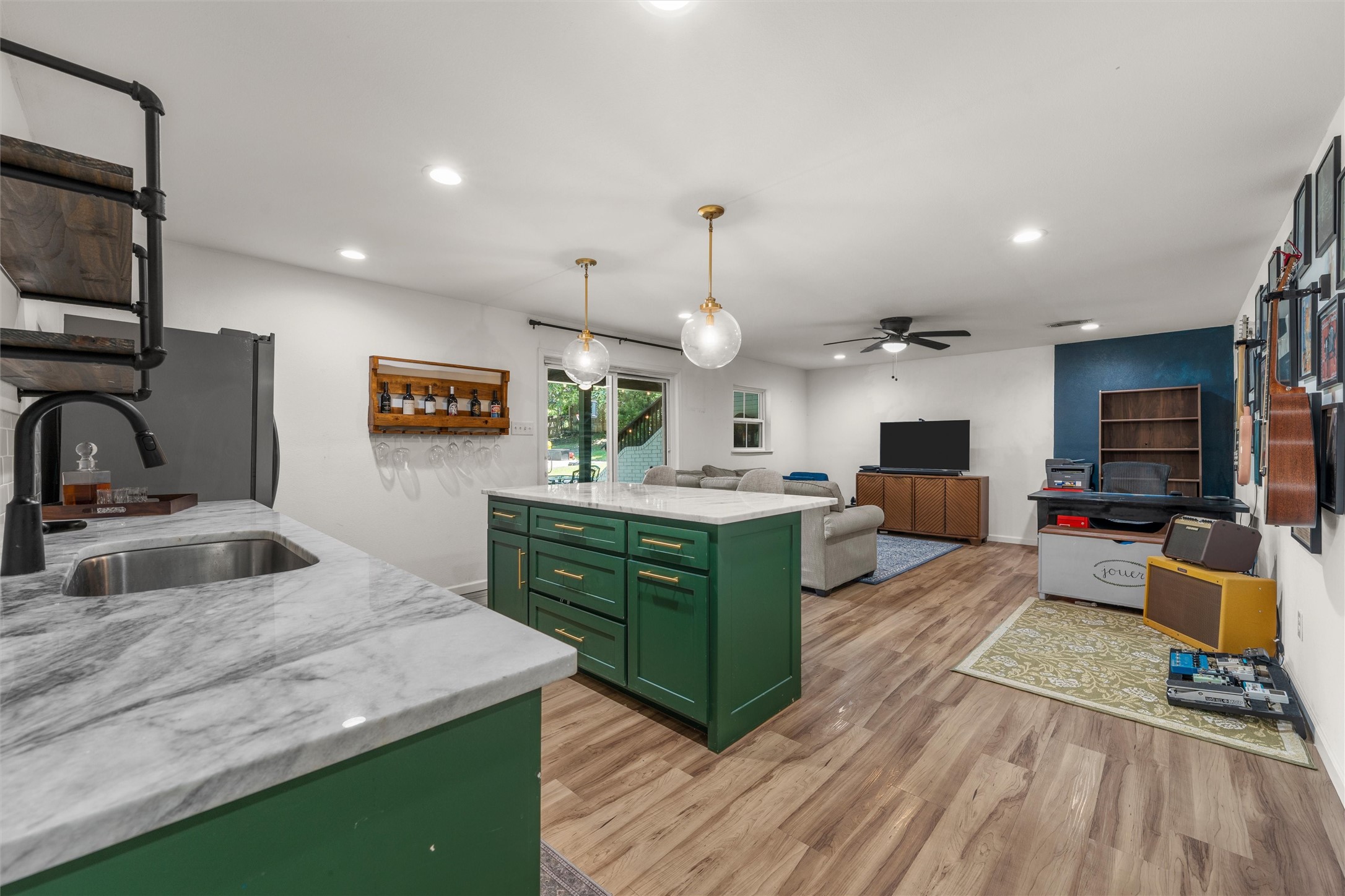 1009 Bob O Link Woodway TX 76712